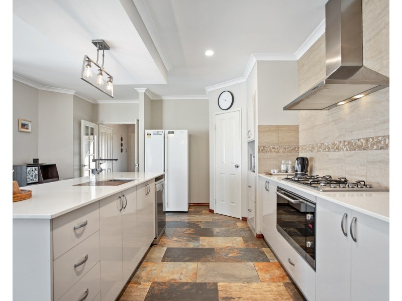 9 Arpenteur Turn, Madora Bay WA 6210