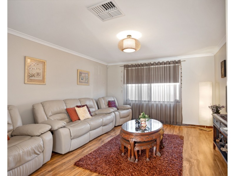 9 Arpenteur Turn, Madora Bay WA 6210