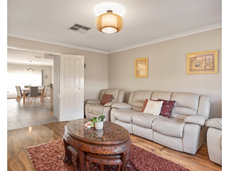 9 Arpenteur Turn, Madora Bay WA 6210