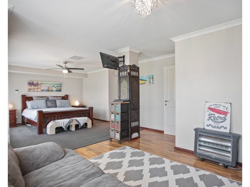 9 Arpenteur Turn, Madora Bay WA 6210