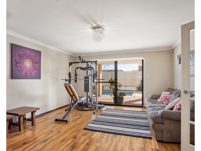 9 Arpenteur Turn, Madora Bay WA 6210