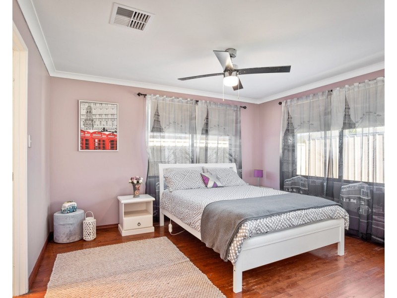 9 Arpenteur Turn, Madora Bay WA 6210