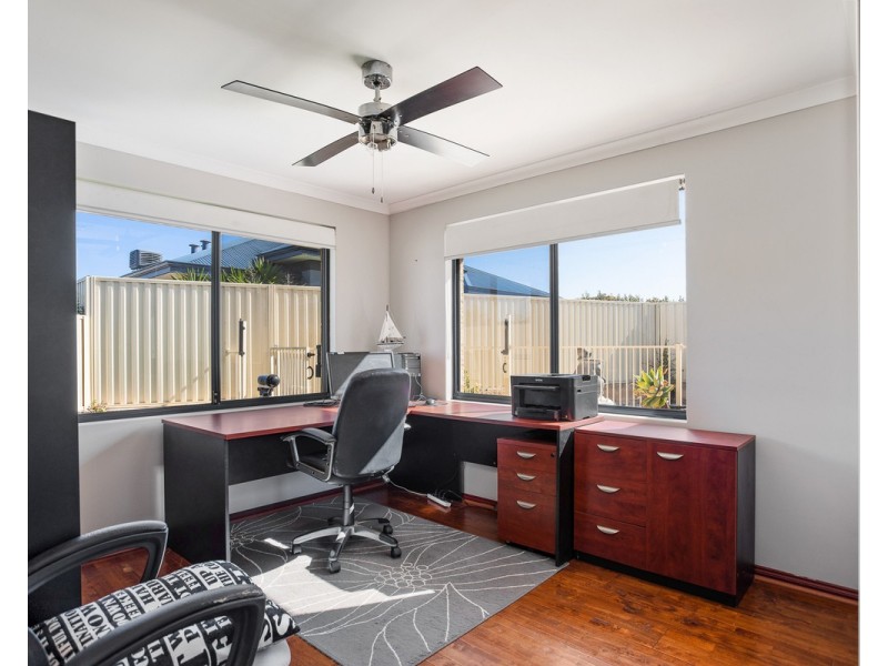 9 Arpenteur Turn, Madora Bay WA 6210