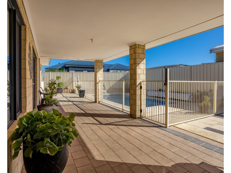 9 Arpenteur Turn, Madora Bay WA 6210