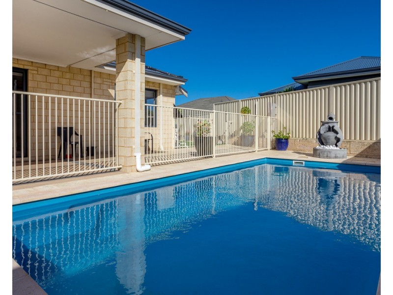 9 Arpenteur Turn, Madora Bay WA 6210