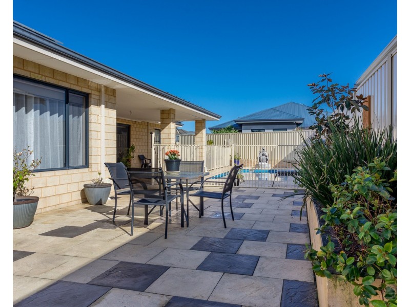 9 Arpenteur Turn, Madora Bay WA 6210