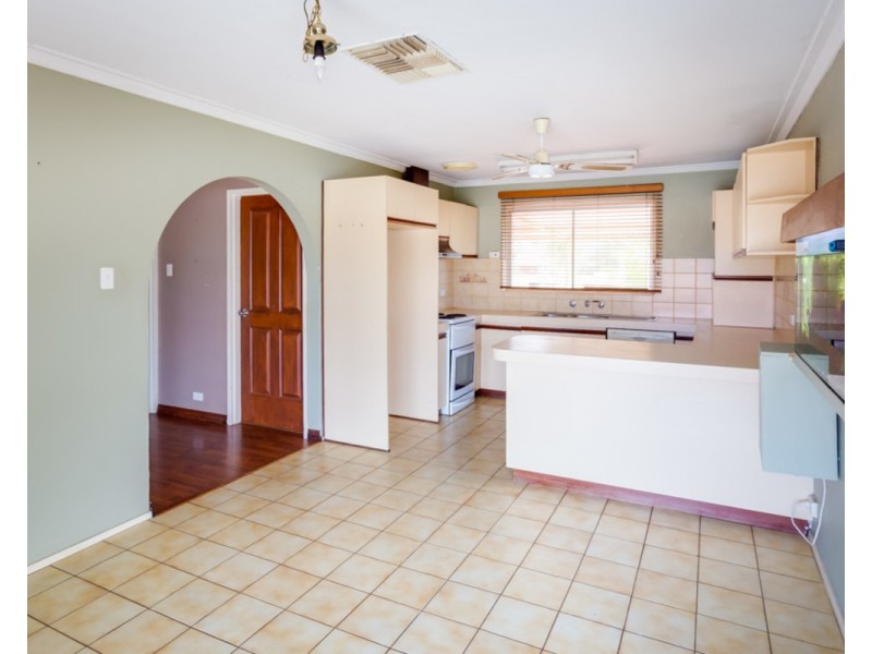 22 Binburra Way, Mount Nasura WA 6112