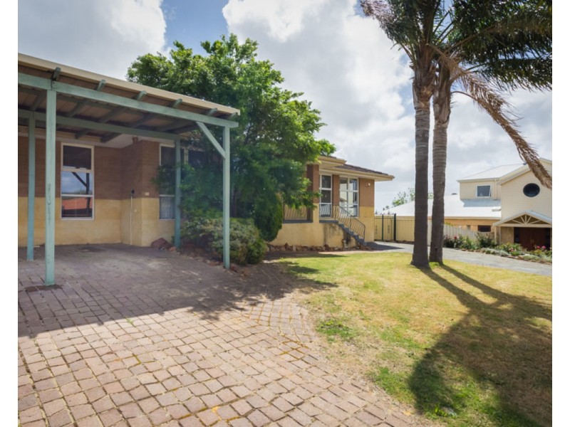 22 Binburra Way, Mount Nasura WA 6112