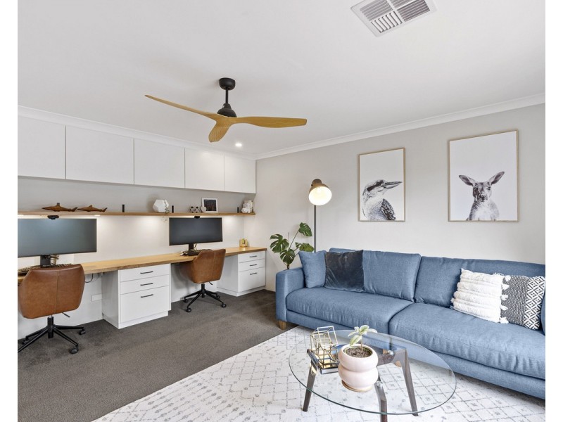 10 Blissett Drive, Bedfordale WA 6112