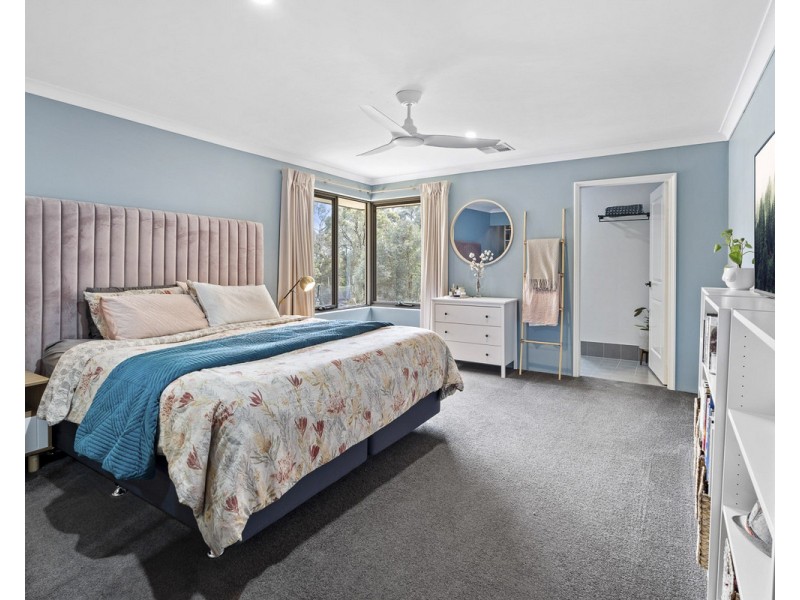 10 Blissett Drive, Bedfordale WA 6112