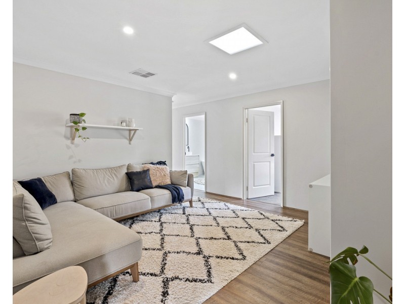 10 Blissett Drive, Bedfordale WA 6112