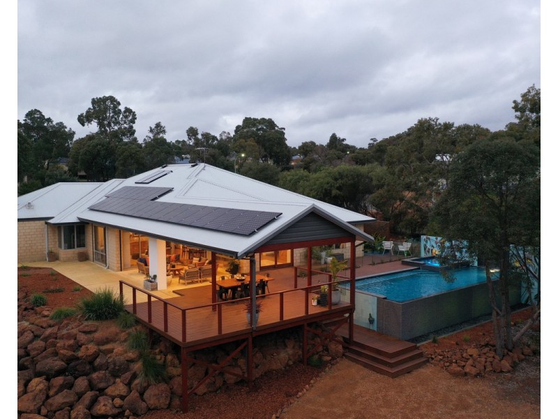 10 Blissett Drive, Bedfordale WA 6112