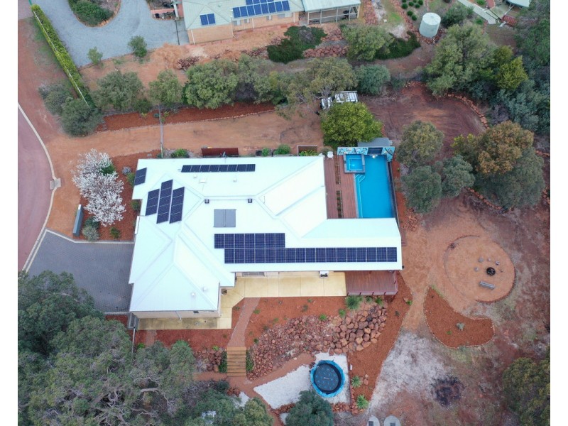 10 Blissett Drive, Bedfordale WA 6112