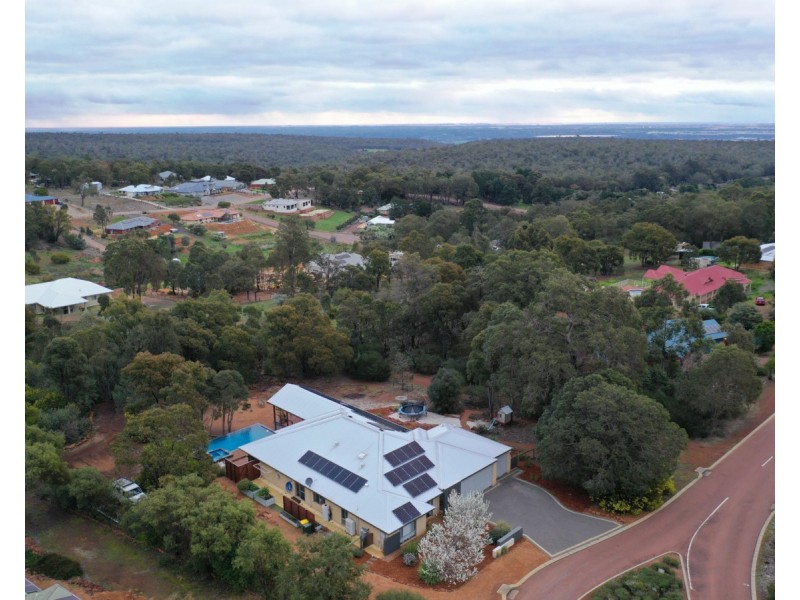 10 Blissett Drive, Bedfordale WA 6112