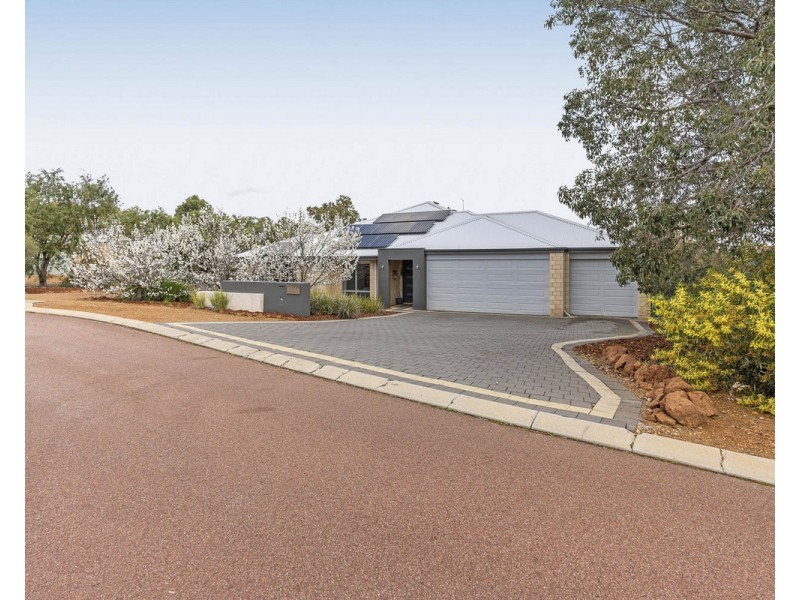 10 Blissett Drive, Bedfordale WA 6112