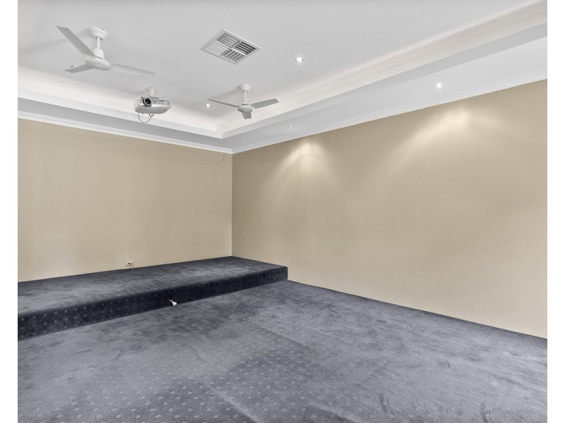 2 Isaba Parkway, Seville Grove WA 6112