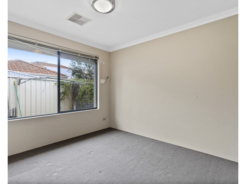 2 Isaba Parkway, Seville Grove WA 6112