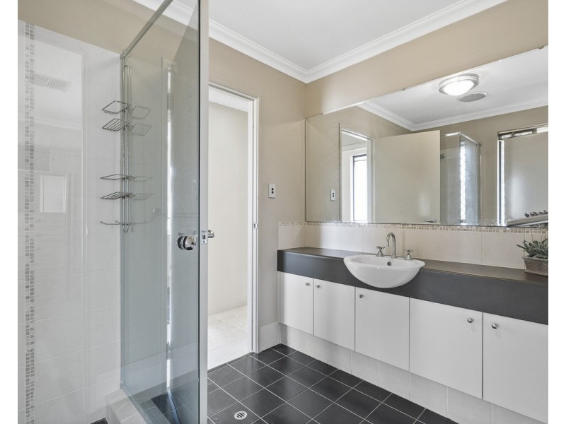 2 Isaba Parkway, Seville Grove WA 6112