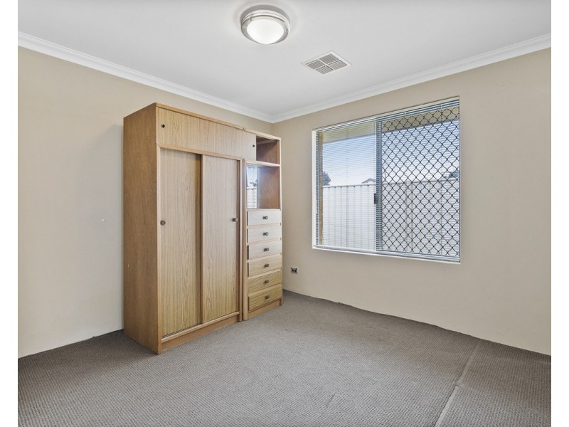 2 Isaba Parkway, Seville Grove WA 6112