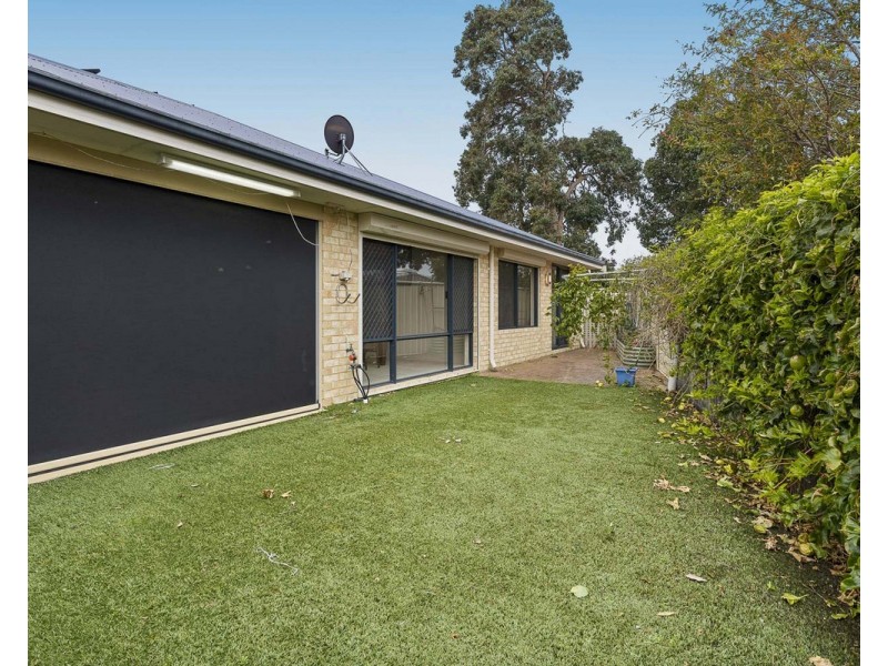 2 Isaba Parkway, Seville Grove WA 6112