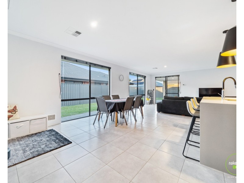 41 Zircon Drive, Byford WA 6122