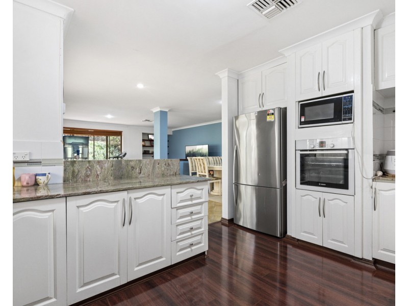 27 Bilkurra Way, Mount Nasura WA 6112