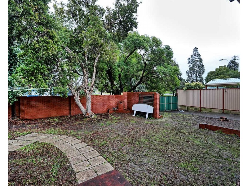 29 Warner Court, Manning WA 6152