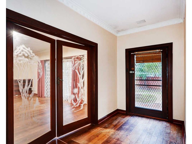 29 Warner Court, Manning WA 6152