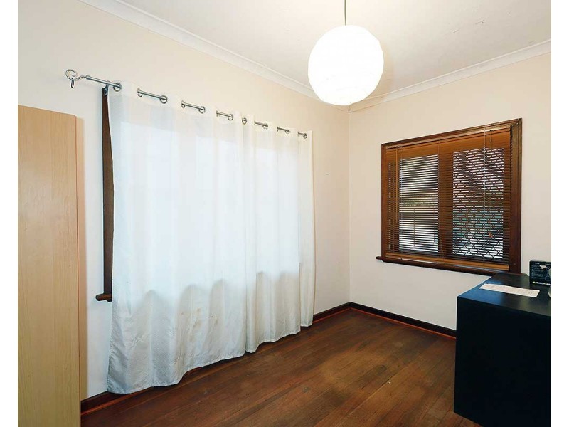 29 Warner Court, Manning WA 6152