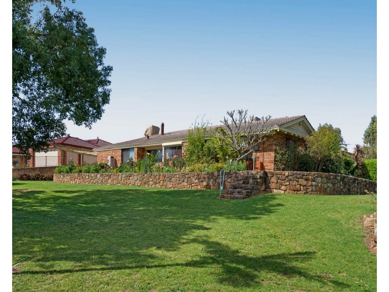 55 Blackwood Drive, Mount Nasura WA 6112