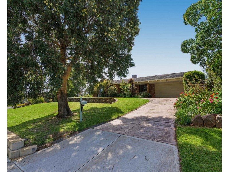 55 Blackwood Drive, Mount Nasura WA 6112