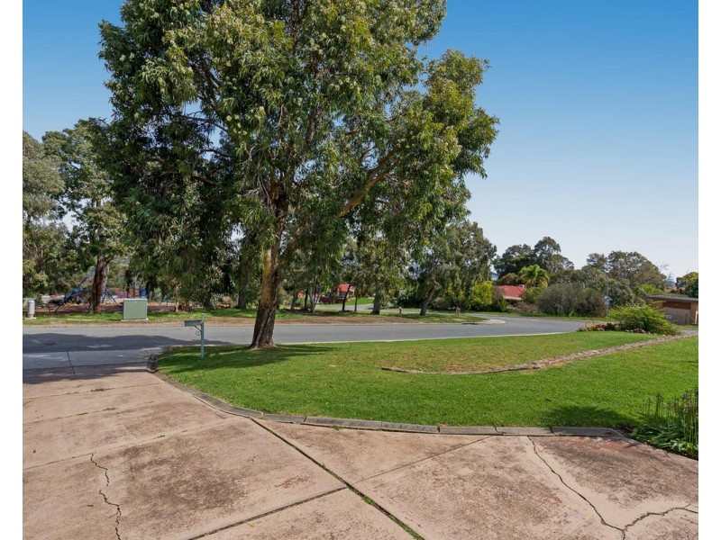 55 Blackwood Drive, Mount Nasura WA 6112