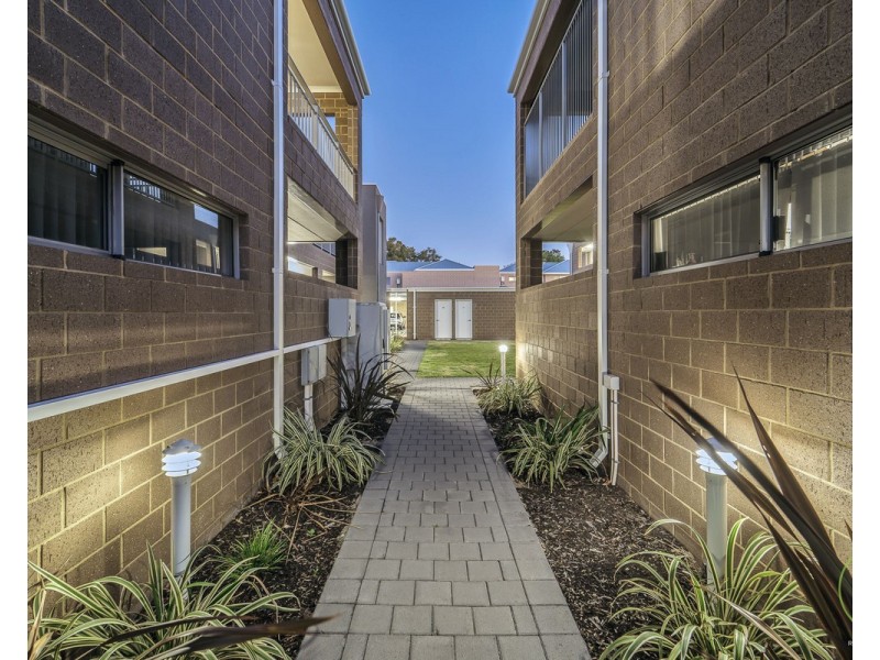 9/8 Blackburn Street, Maddington WA 6109