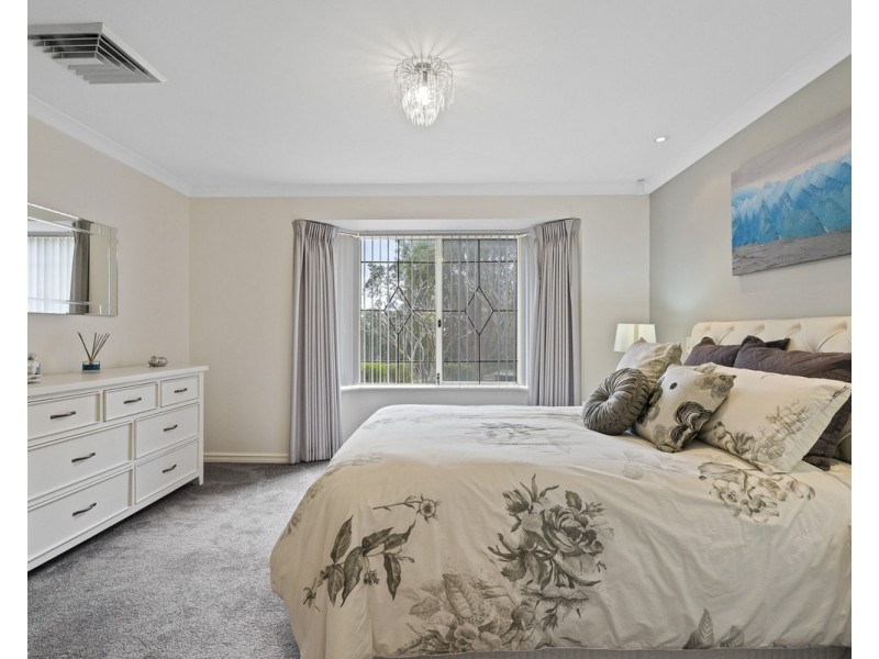 34 Frances Gregory Drive, Bedfordale WA 6112