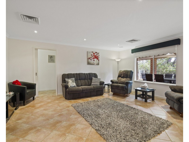 34 Frances Gregory Drive, Bedfordale WA 6112