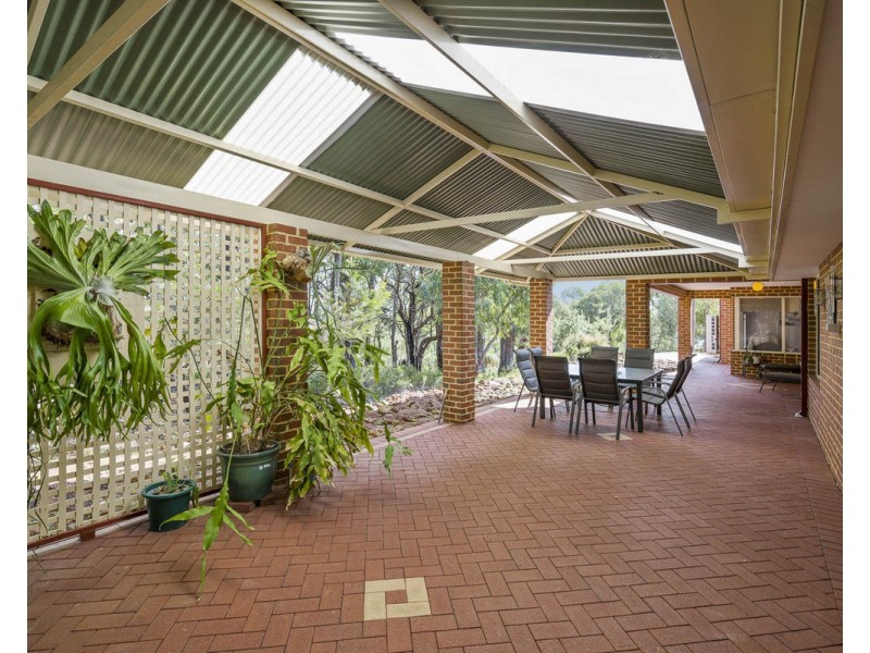 34 Frances Gregory Drive, Bedfordale WA 6112