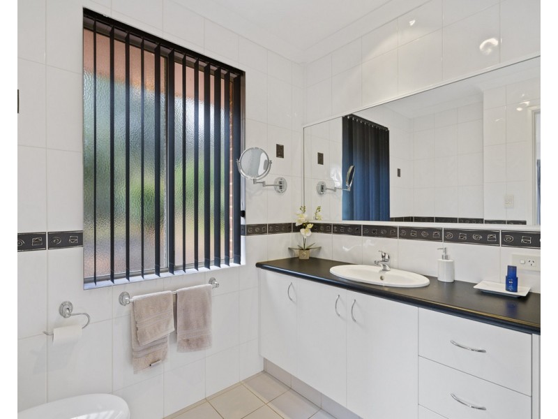 34 Frances Gregory Drive, Bedfordale WA 6112