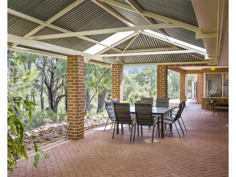 34 Frances Gregory Drive, Bedfordale WA 6112