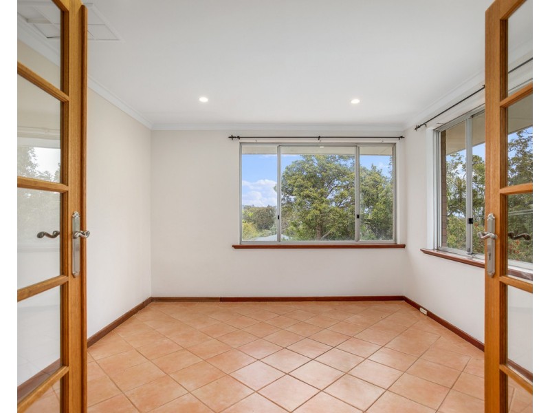 63 Canning Mills Road, Kelmscott WA 6111