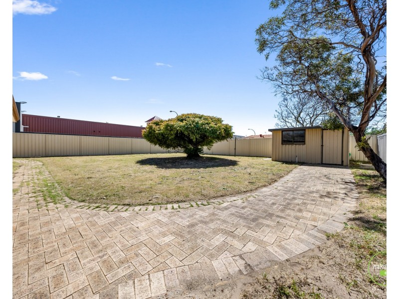 11 Gnangara Drive, Waikiki WA 6169