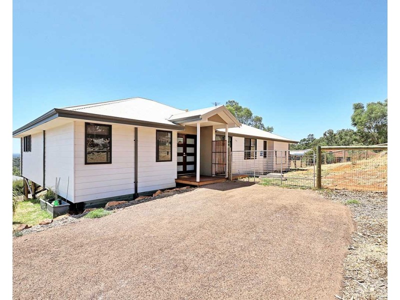 56 Bromfield Drive, Kelmscott WA 6111