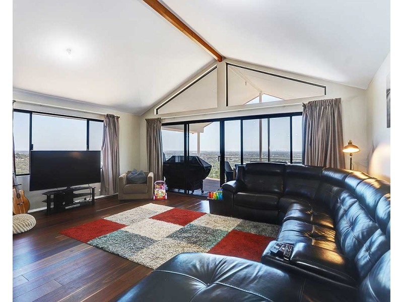 56 Bromfield Drive, Kelmscott WA 6111