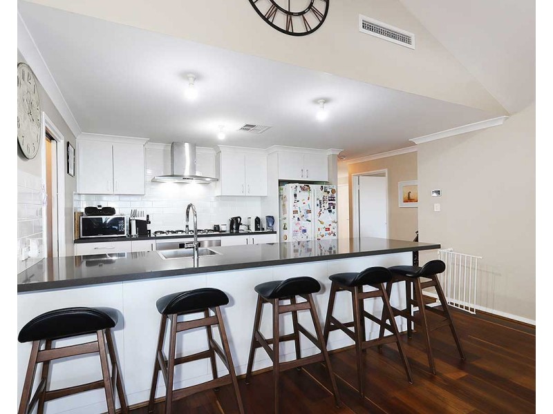 56 Bromfield Drive, Kelmscott WA 6111