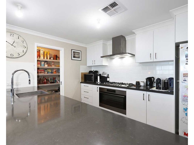 56 Bromfield Drive, Kelmscott WA 6111