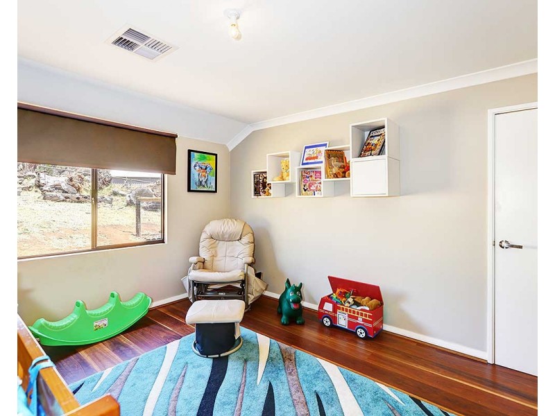 56 Bromfield Drive, Kelmscott WA 6111