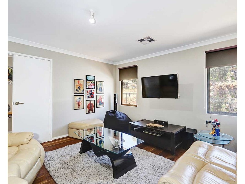 56 Bromfield Drive, Kelmscott WA 6111