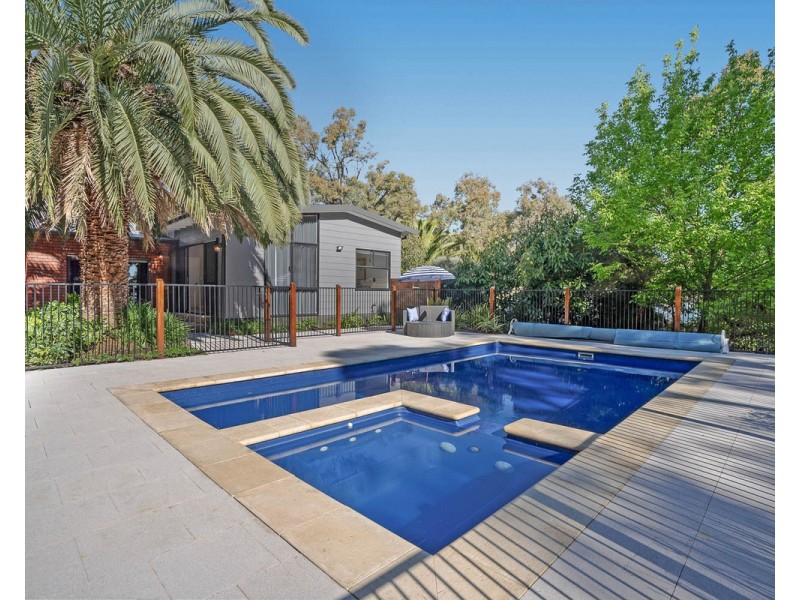 12 Notting Hill Drive, Roleystone WA 6111