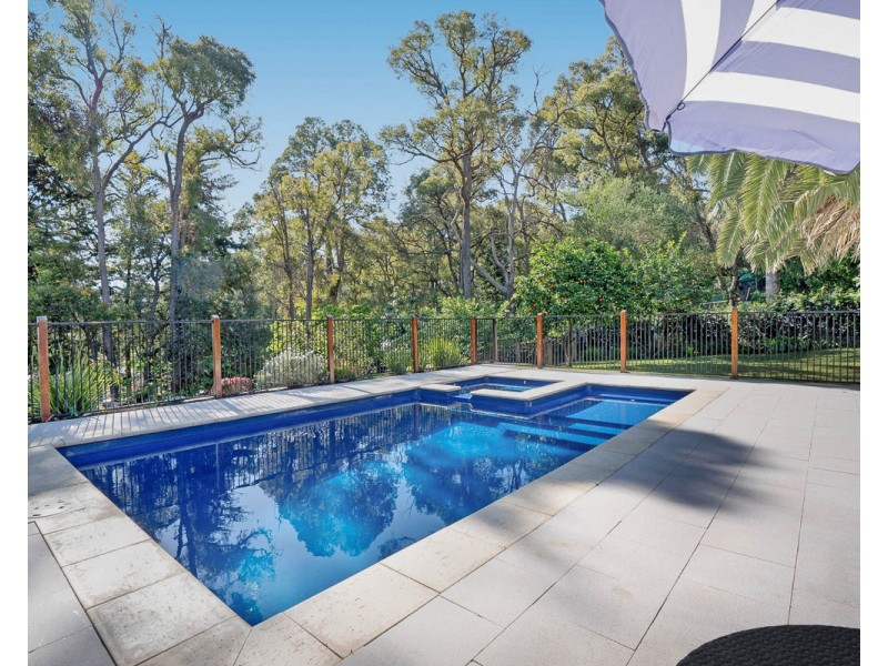 12 Notting Hill Drive, Roleystone WA 6111