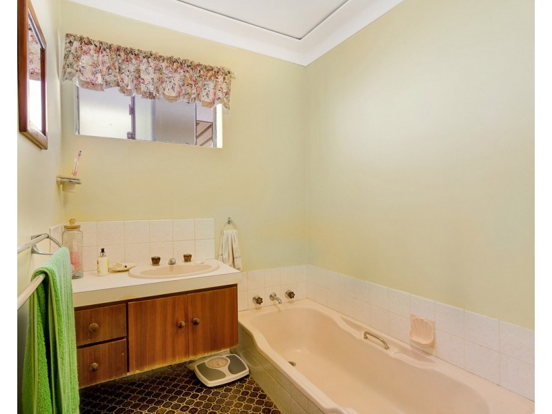 2 Bedfordale Hill Road, Mount Richon WA 6112