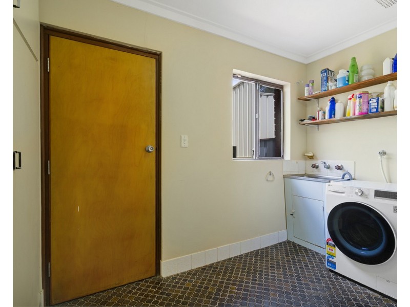 2 Bedfordale Hill Road, Mount Richon WA 6112